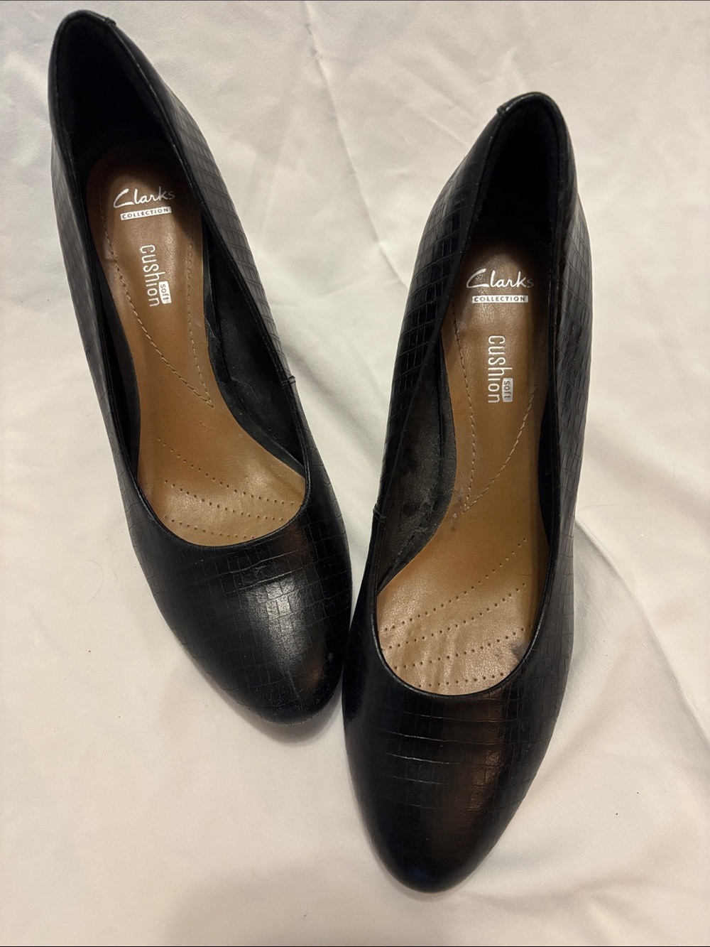 Clarks Collection “Soft Cushion” Black Women's Textured Round-Toe Heels